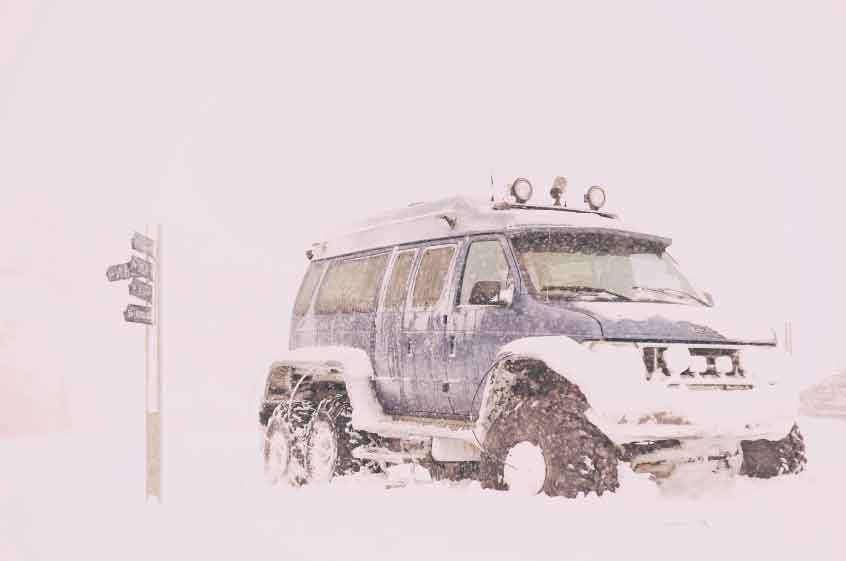 Surviving Winter Travel Your Guide to Car Safety in Harsh Conditions [Guide]